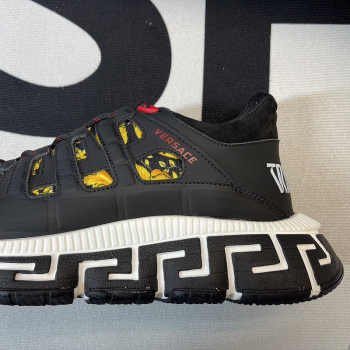 vers sneakers